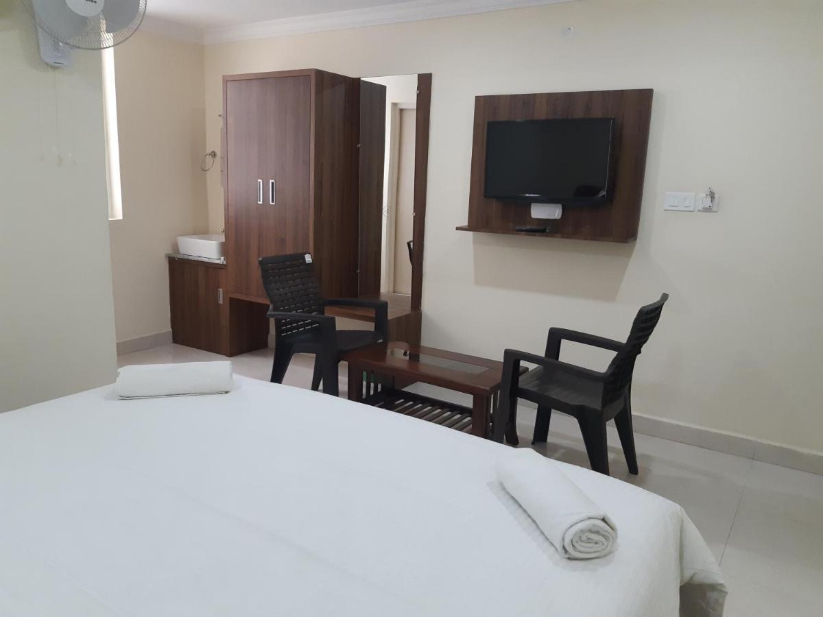 Cnr Residency Hotel Madanapalle Exterior photo